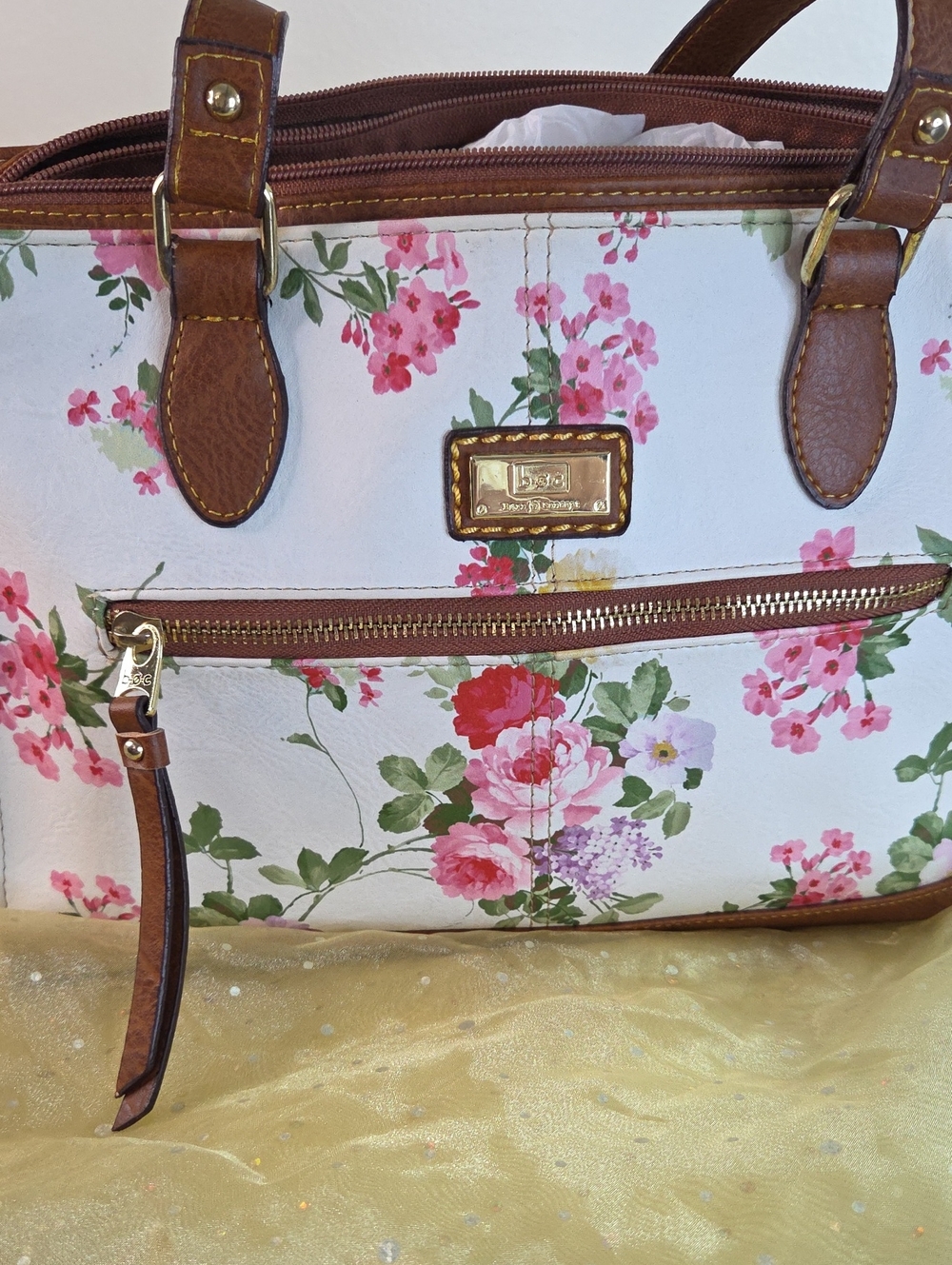BOC BORN Concept Shoulder Floral Purse. Mid Size Faux White Leather. EUC.
